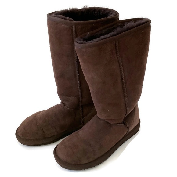 UGG Shoes - UGG Boots - Classic Tall - Excellent Condition - Chocolate - W8